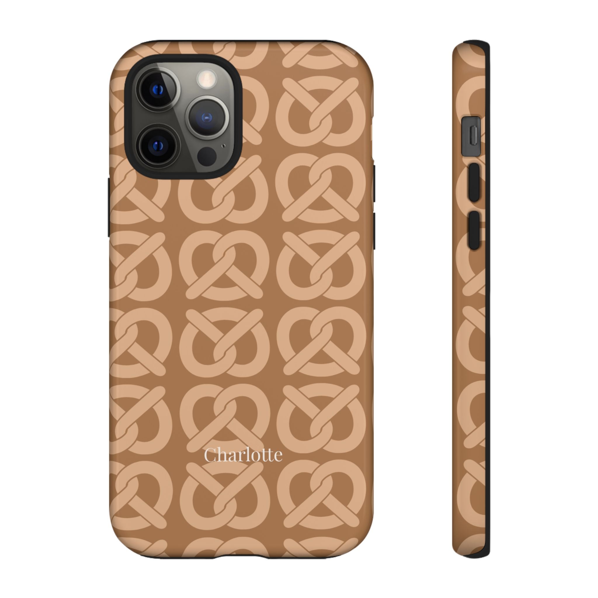 BREZN MONOGRAMM COGNAC – Personalisierte Handyhülle mit Dual-Layer-Schutz