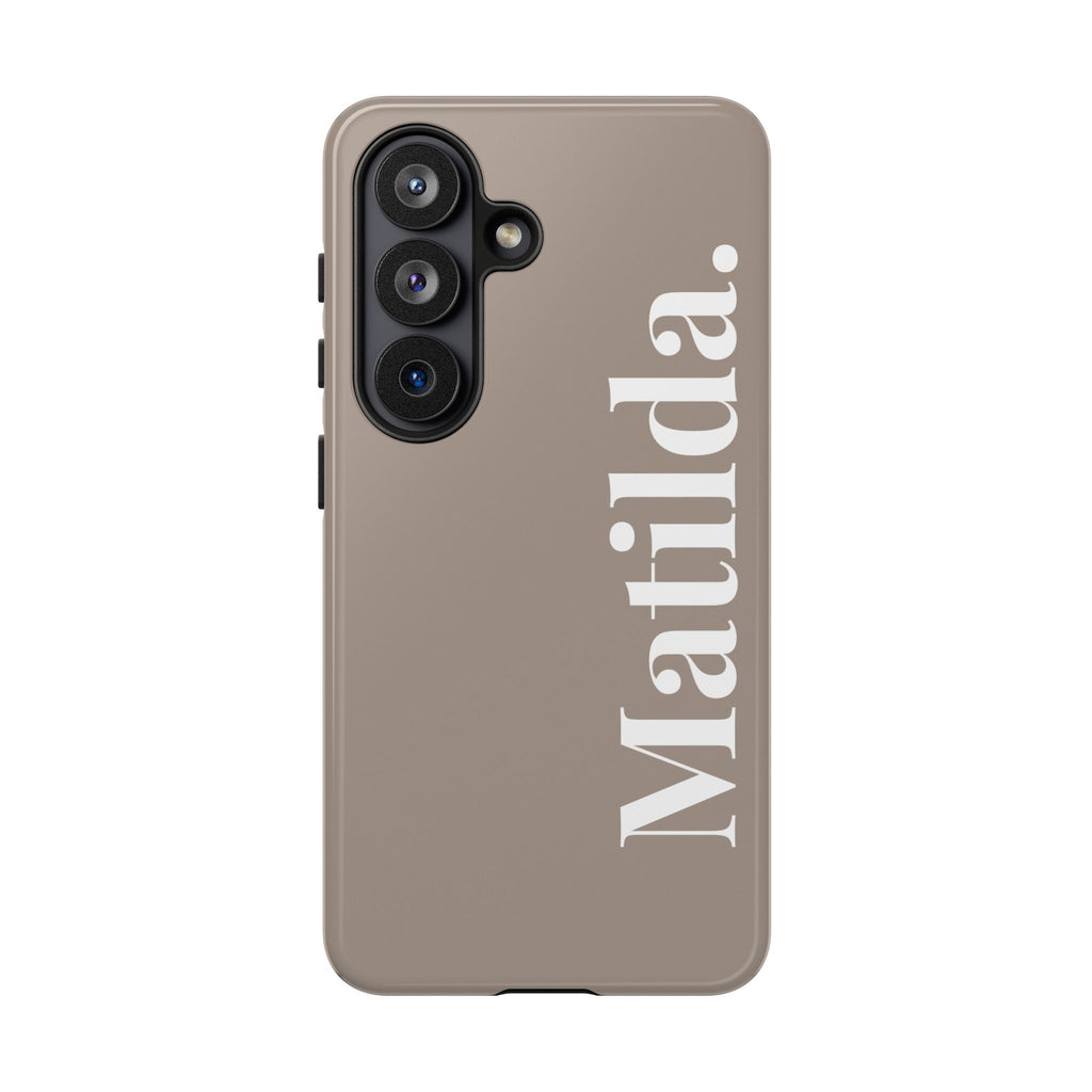 MOCCA BOLD NAME – Personalisierte Handyhülle mit Dual-Layer-Schutz