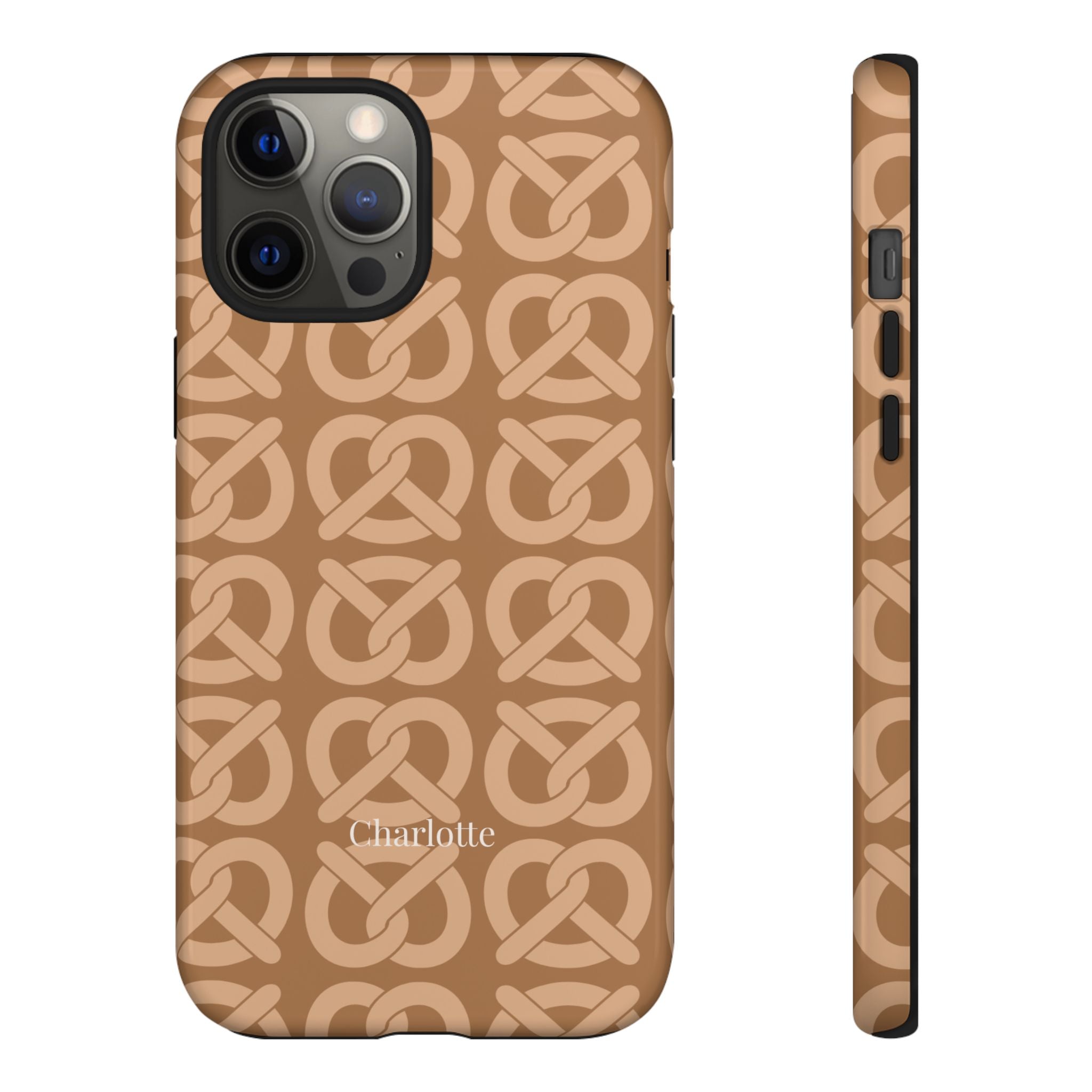 BREZN MONOGRAMM COGNAC – Personalisierte Handyhülle mit Dual-Layer-Schutz