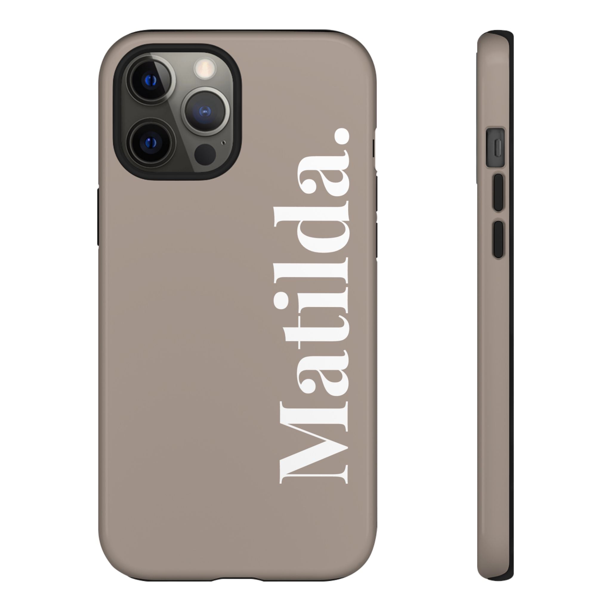 MOCCA BOLD NAME – Personalisierte Handyhülle mit Dual-Layer-Schutz