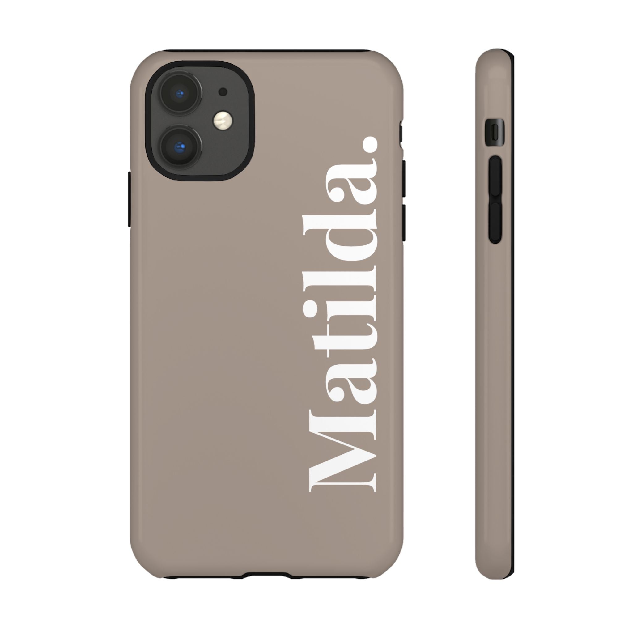 MOCCA BOLD NAME – Personalisierte Handyhülle mit Dual-Layer-Schutz
